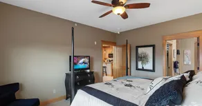 Riverstone Village—Gorgeous Top-Floor Condo, Modern Kitchen, & Community BBQ Area! - Image 5