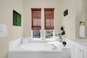 Hale Loa~ Elegant 4BR/3BA beach house minutes from the Gulf! - Image 5