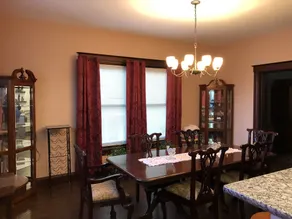 Cozy Brick house - 3 BR,  2 1/2 Bath, fenced in back yard with privacy fence. - Image 5