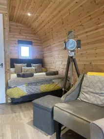 Cosy cabin near Tenby & Saundersfoot, great for a romantic break or to escape - Image 4