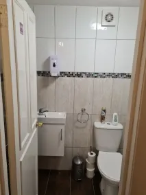 4Br-2Ensuite-10minCentralLondon-Sleeps11-Parking - Image 5