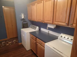 2-bedroom vacation home sitting on your own private lake for fishing/relaxing. - Image 2