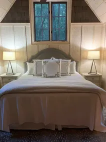 Central! Charming and Luxurious Privacy with 2 Master Beds - Close to Everything - Image 5