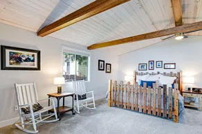 Waterfront gem w/ocean view, large deck, yard, beach access, WiFi - dog-friendly - Image 4