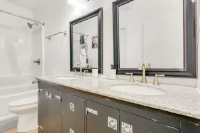 Renovated retreat with large deck, fireplace, & washer/dryer - dog-friendly - Image 5