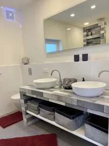 Very nice newly renovated holiday home with a large garden and terrace - Image 2