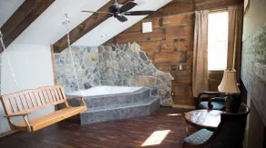Barn Luxury Stay w/Jacuzzi Loft - Image 4