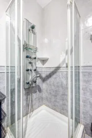 Pool Apartment - Image 4