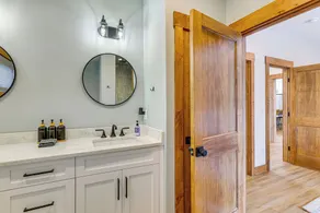 Luxe Mountain Home w/ Chef’s Kitchen & Okemo Views - Image 4