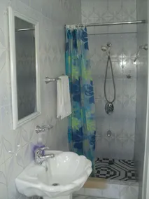 Serene Flat, 1 bedroom apt -  additional rooms for a 2 or 3-bedroom available - Image 5