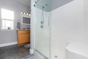 Large Property with Hot Tubs and Swimming Pool - Image 3