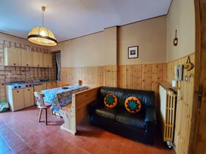 Bon Joun Wood House - Image 5