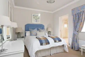 Stunning Luxury 5 Star SELF-CATERING Gate Lodge - Image 5