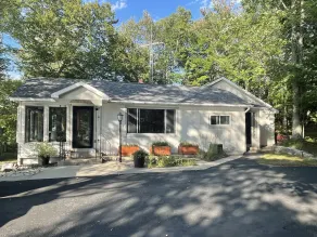 Lake Michigan Cottage w/ 265 ft of Private Beachfront! Perfect family getaway! - Image 3