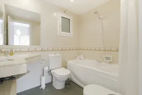 Sweett | Monumental - Three Bedroom Apartment, Sleeps 6 - Image 2