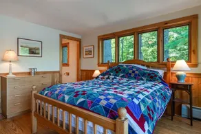 Moose Pond Retreat: Serene Lakeside Sanctuary with Private Dock - Image 4