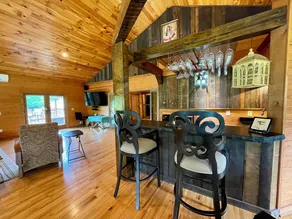 New River Retreat Lodge - Riverfront Luxury | 6 Primary Suites | Gourmet Kitchen | Sleeps 12 - Image 2