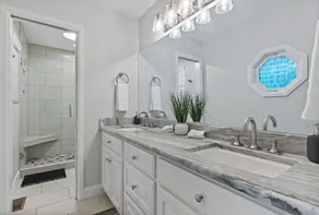 4BR Lakefront Getaway,Hot Tub,Dock - Image 3