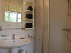 Small seaside house, bright, very quiet, very large garden, Quimiac  - Image 3