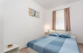 Holiday home with seaview - Image 5