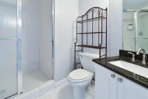 Rummelig 3-sengs, 3-bad lejlighed ved stranden m / privat balkon! - Image 4