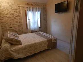Provençal country estate (3 separate vacation homes) nestled in the middle of a vineyard - Image 4