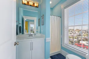 Ocean view, Walkable to Everything in the heart of Carolina Beach - Image 5