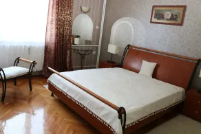 Светъл и топъл апартамент в централната част на града, близо до Рус.университет - Image 3