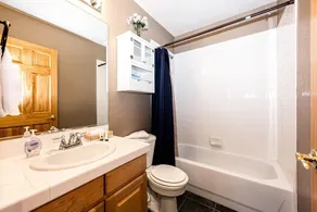 97A Exceptional Views, 4 BR, Central Location - Image 4