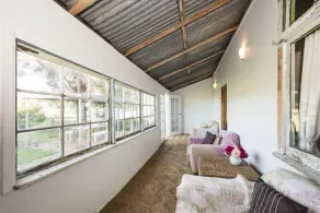 Camphill Cottage - rustic charm and comfort - Image 3