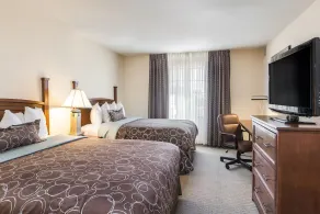 2 Bedrooms | Free Daily Breakfast, Outdoor Pool - Image 3