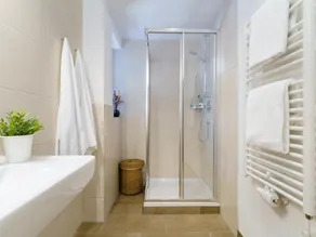 Spacious Apartment in Saalbach-Hinterglemm near Ski Lift - Image 3