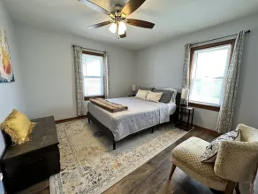 3 BDR HOME - Fully Fenced Yard - 10 Mins to Starved Rock! - Image 4