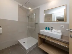 Majestic apartment in Klösterle with sauna on the Arlberg Met Terras - Image 2