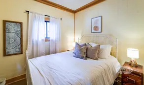 Charming 5bdrm 2bath island cottage on Lake Muskoka! Sunsets! Sauna! - Image 4