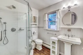 Enchanted Hamptons Cottage in NYTimes Garden - Image 2