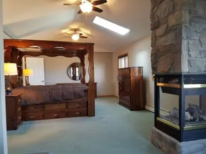 Pocono Area Lakefront Estate, GREAT FOR KIDS, Pontoon boat for rent, game room. - Image 2