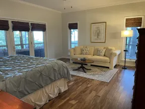 Beautiful family home with panoramic views of Lake Tenkiller  - Image 5