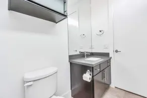 EaDo w/ Rooftop Bar | City Views | Private Jacuzzi - Image 4