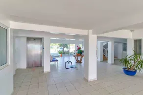 Seafront Paradise Loft - Image 2