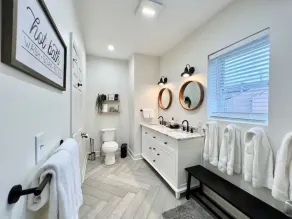 NEW Cicero LAKE HOUSE - Sleeps 9 - Image 3