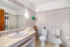 Appartamento di vacanza 'São Rafael' con piscina condivisa, balcone privato e aria condizionata - Image 3