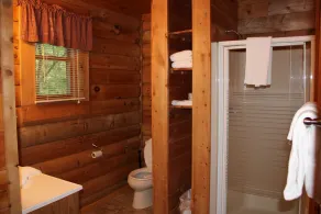 West Virginian 2 Bedroom Cabin - Image 4