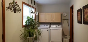 Sleeps 9.  Spacious home w/large fenced back yard.  Fully-equip kitchen/laundry. - Image 3
