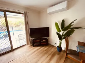 ❤️Great for families.2bdr/5 bds,equipped kitchen, Pool,  WIFI,  Breakfast incl❤️ - Image 2