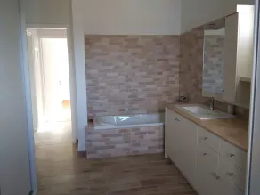 La Maison Bleu - Image 2