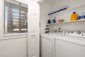 Spacious 2 bedroom condo - Image 2