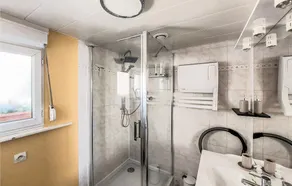 Gorgeous Home In Péronne With Wifi - Image 2