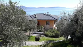 Romantic villa with a fantastic view of Lake Garda - Image 5