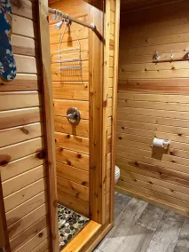 1 bedroom cabin on lakefront property. Pet friendly. - Image 2